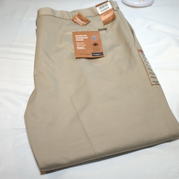 Haggar Men's Tan Chinos - Picture 1 of 7
